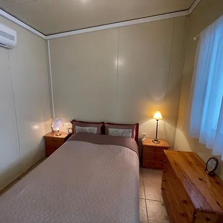 Hotel Small Private House In Livadhi