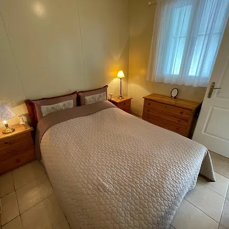 Small Private House In Livadhi *