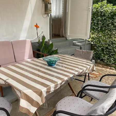 فندق Small Private House In Livadhi