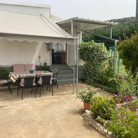Small Private House In Livadhi *